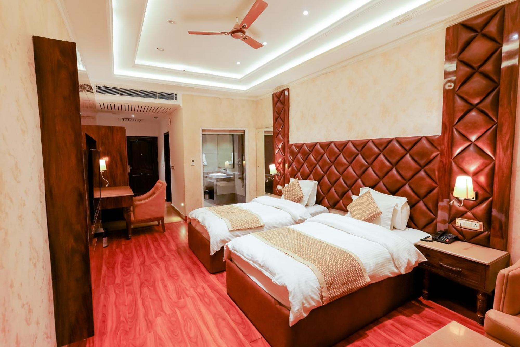 Grand Him Queen Ac Centralized Dharamshala Esterno foto