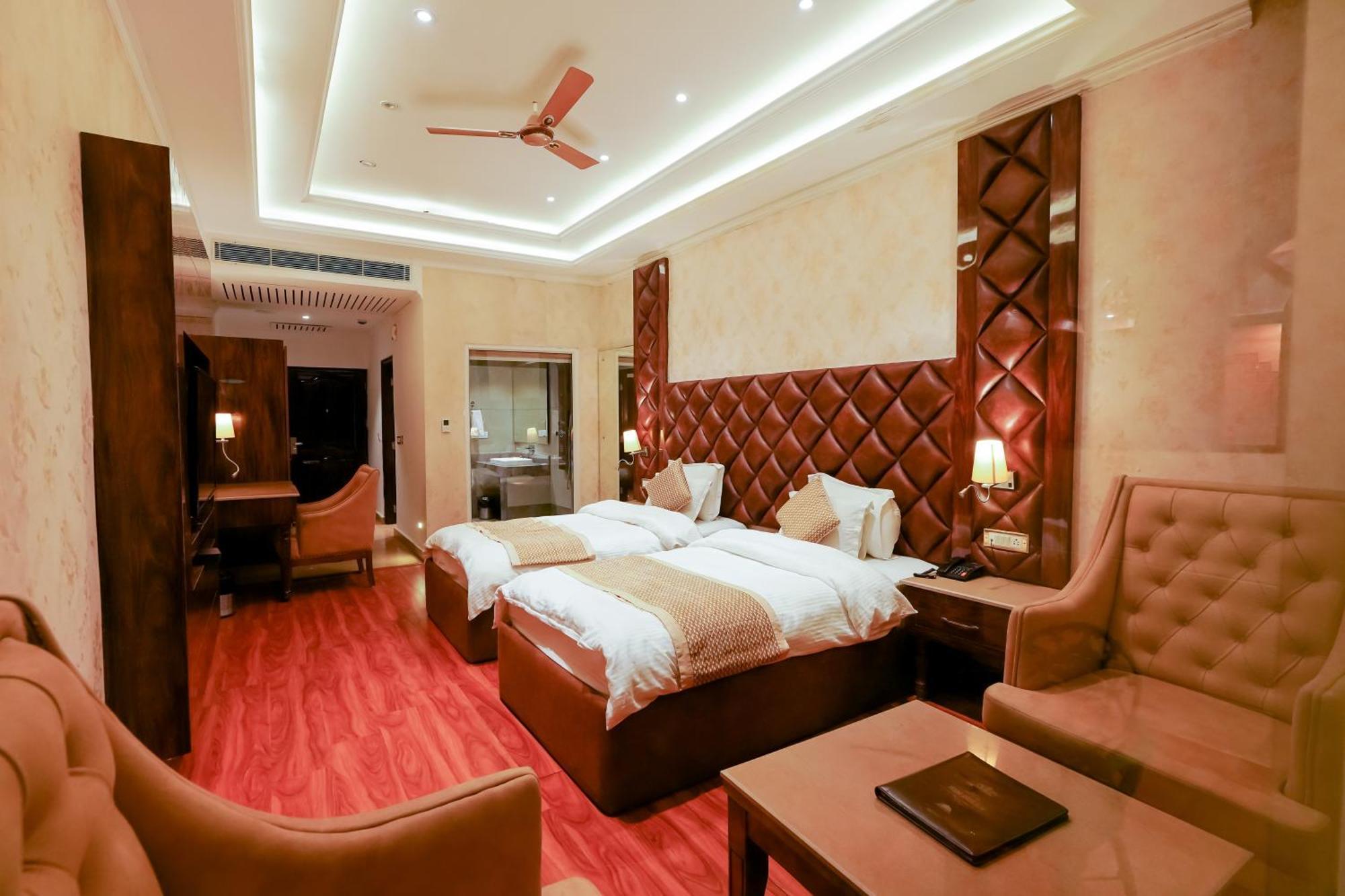 Grand Him Queen Ac Centralized Dharamshala Esterno foto