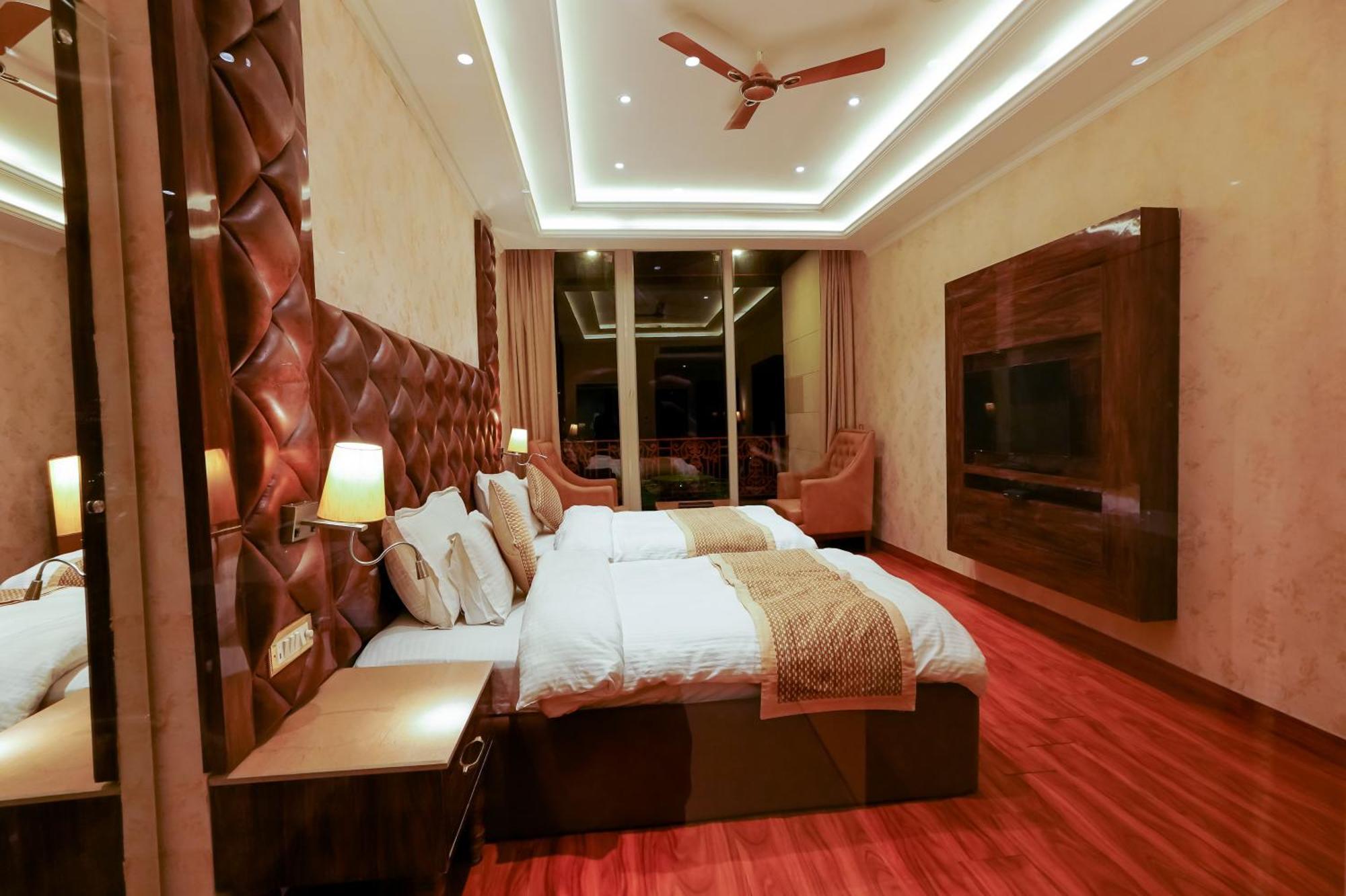 Grand Him Queen Ac Centralized Dharamshala Esterno foto