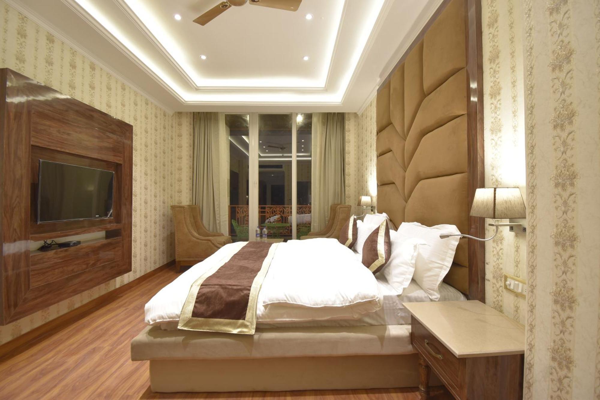 Grand Him Queen Ac Centralized Dharamshala Esterno foto