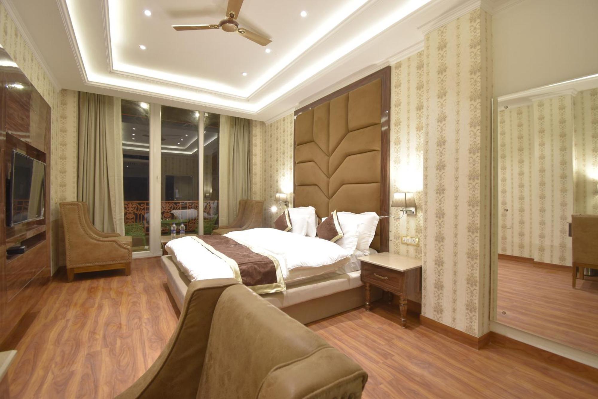 Grand Him Queen Ac Centralized Dharamshala Esterno foto