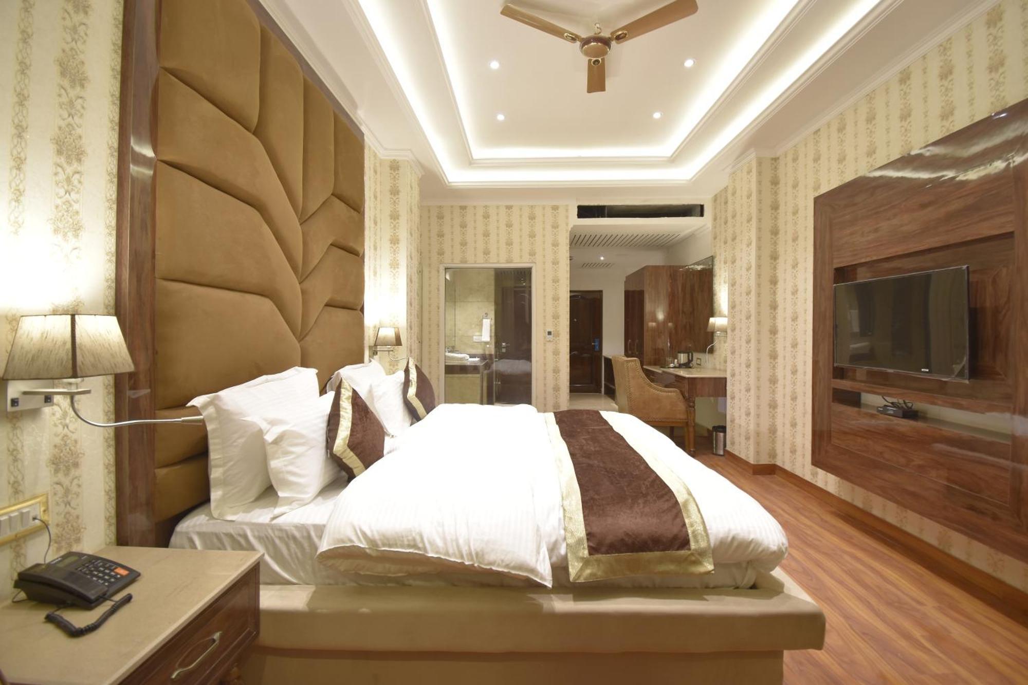 Grand Him Queen Ac Centralized Dharamshala Esterno foto