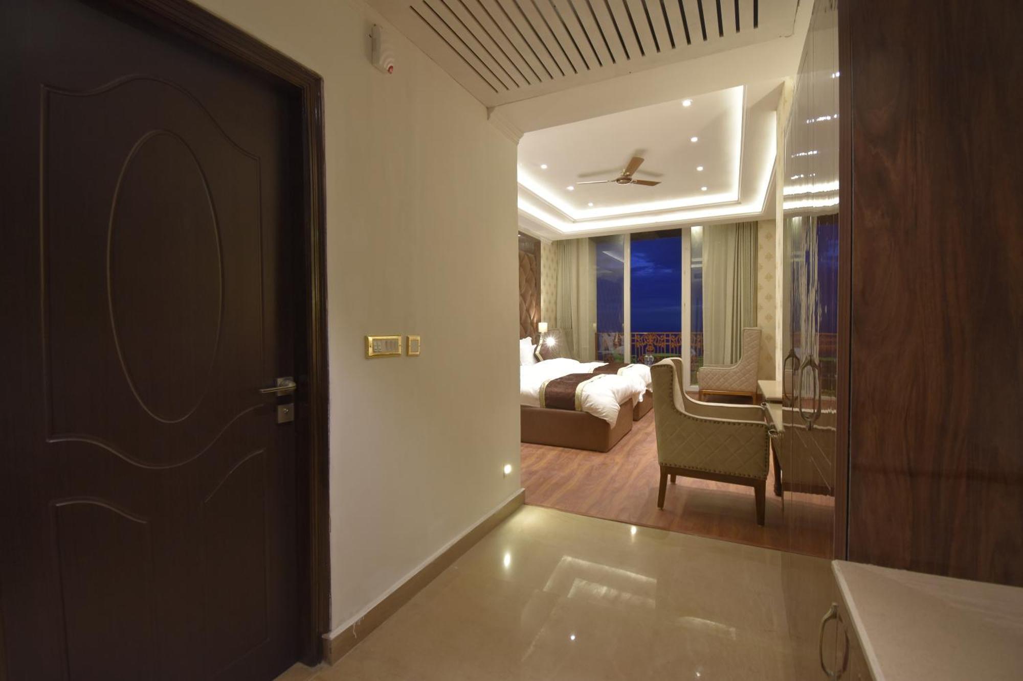 Grand Him Queen Ac Centralized Dharamshala Esterno foto