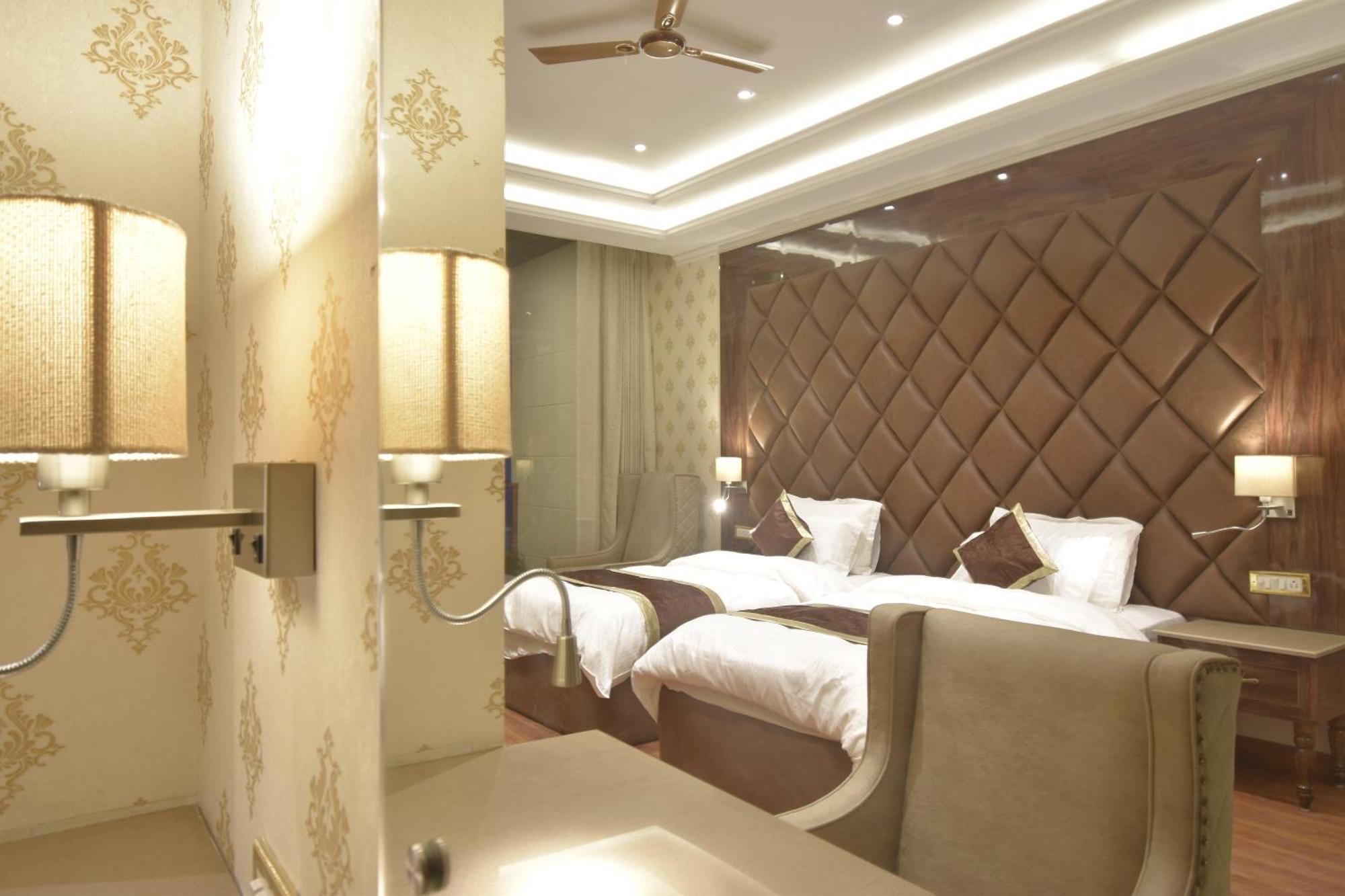 Grand Him Queen Ac Centralized Dharamshala Esterno foto